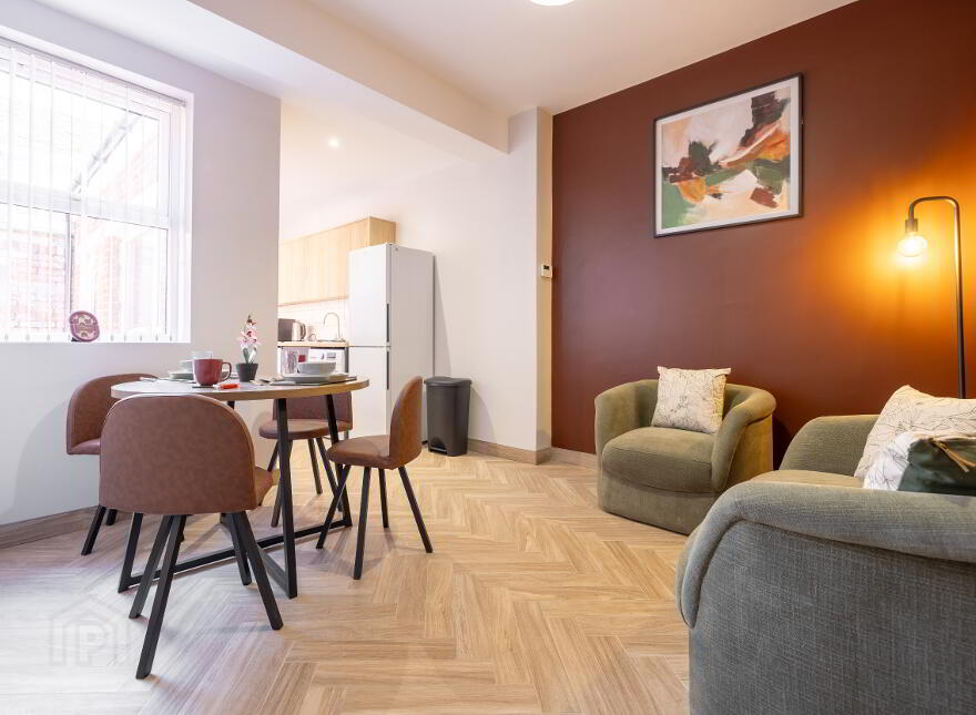 Room 1, Woodcot Avenue, Belfast, BT5 5JA