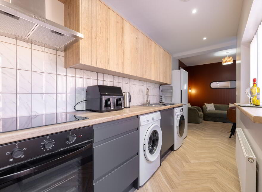 Room 1, Woodcot Avenue, Belfast, BT5 5JA