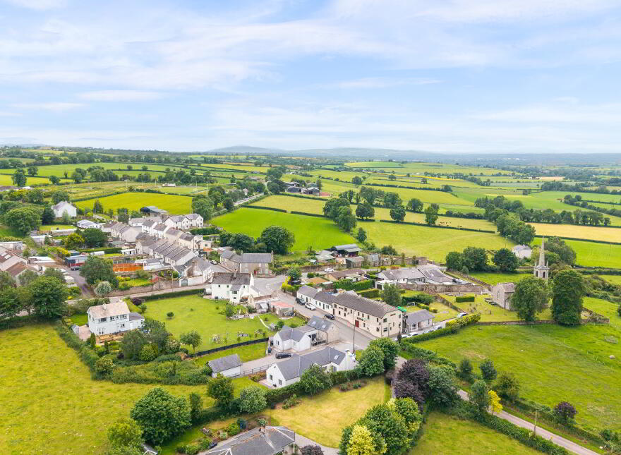 Nurney Inn, Main St, Nurney, R93AH95