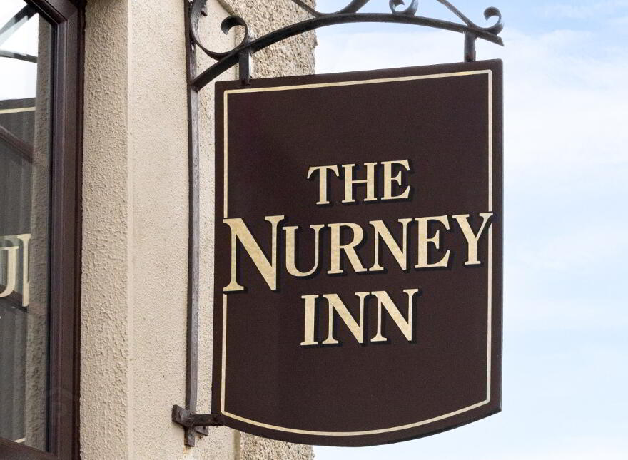 Nurney Inn, Main St, Nurney, R93AH95