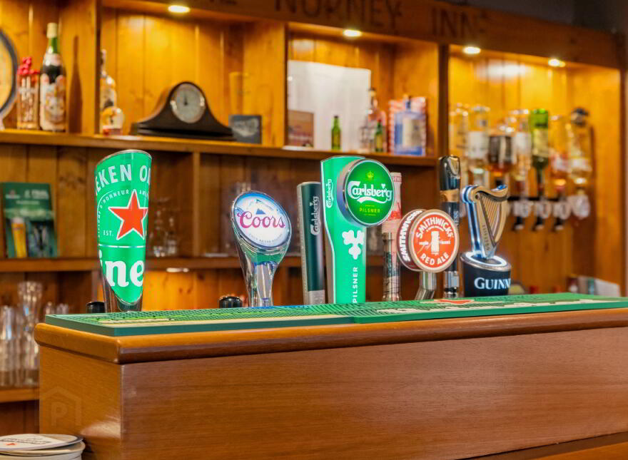 Nurney Inn, Main St, Nurney, R93AH95