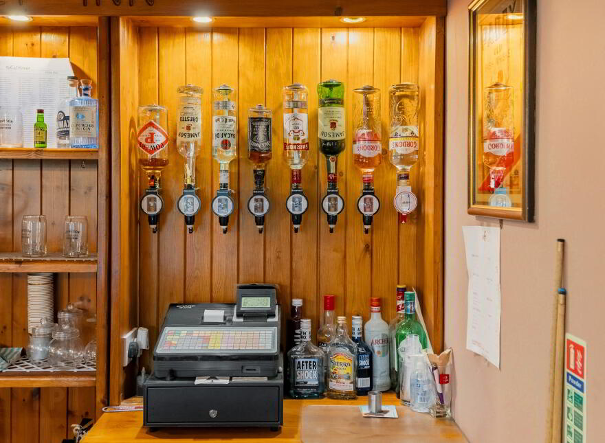 Nurney Inn, Main St, Nurney, R93AH95