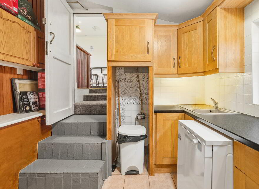 Nurney Inn, Main St, Nurney, R93AH95