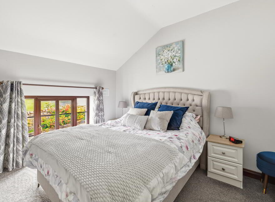 Nurney Inn, Main St, Nurney, R93AH95