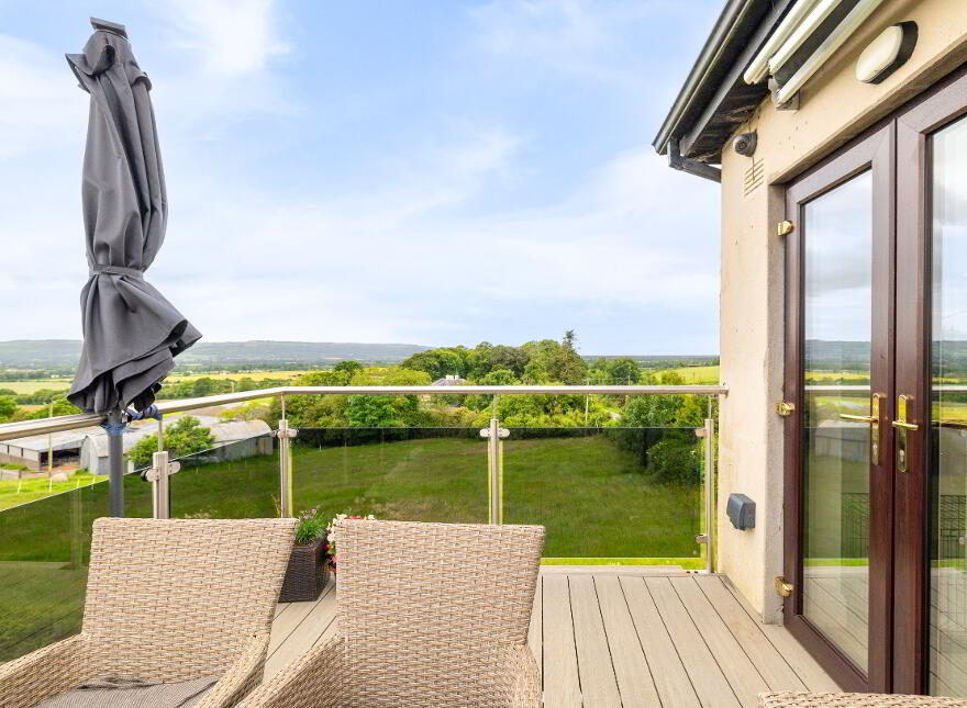 Nurney Inn, Main St, Nurney, R93AH95
