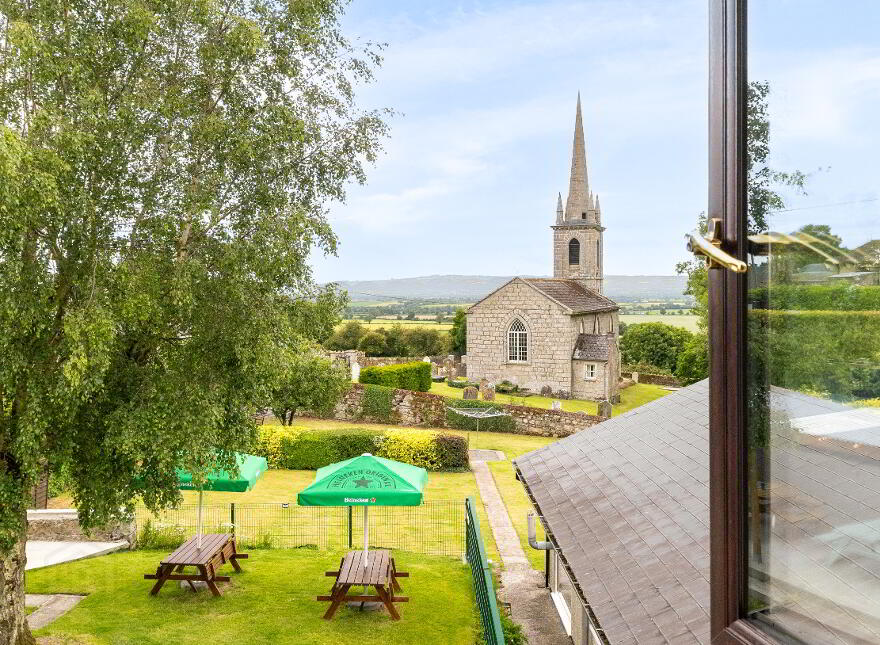 Nurney Inn, Main St, Nurney, R93AH95