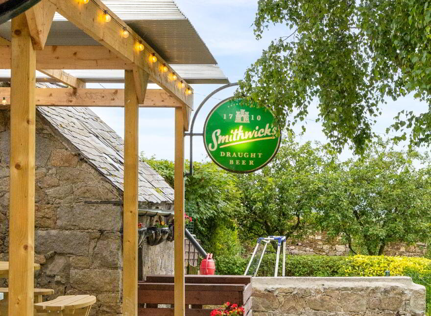 Nurney Inn, Main St, Nurney, R93AH95