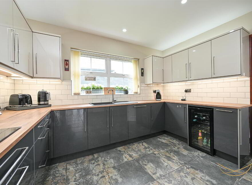 2 Dermont Crescent, Newtownabbey, BT36 4NZ