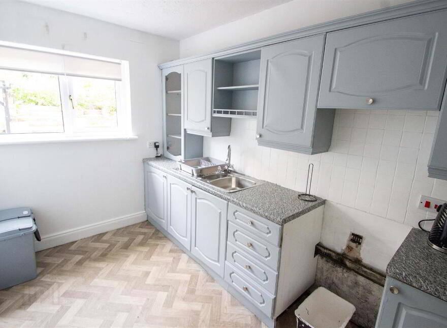 26 Ballymurphy Road, Belfast, BT12 7JL
