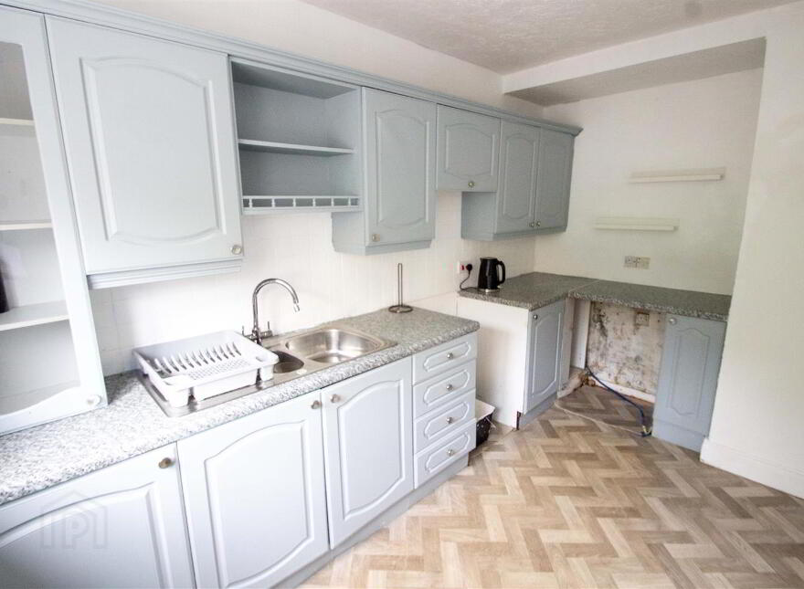 26 Ballymurphy Road, Belfast, BT12 7JL