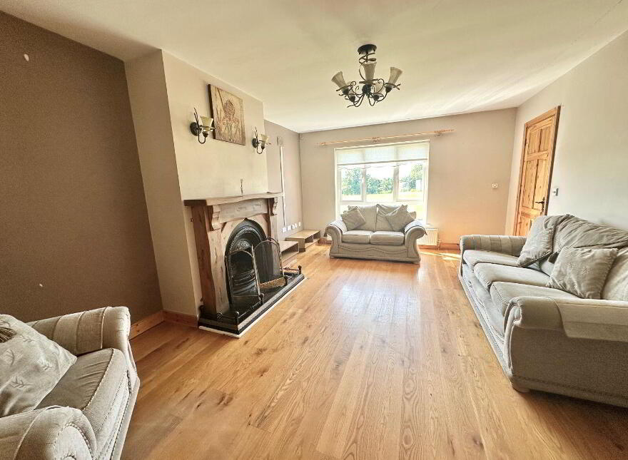 11 Ard Chluain, Roslea Road, Clones, H23X054