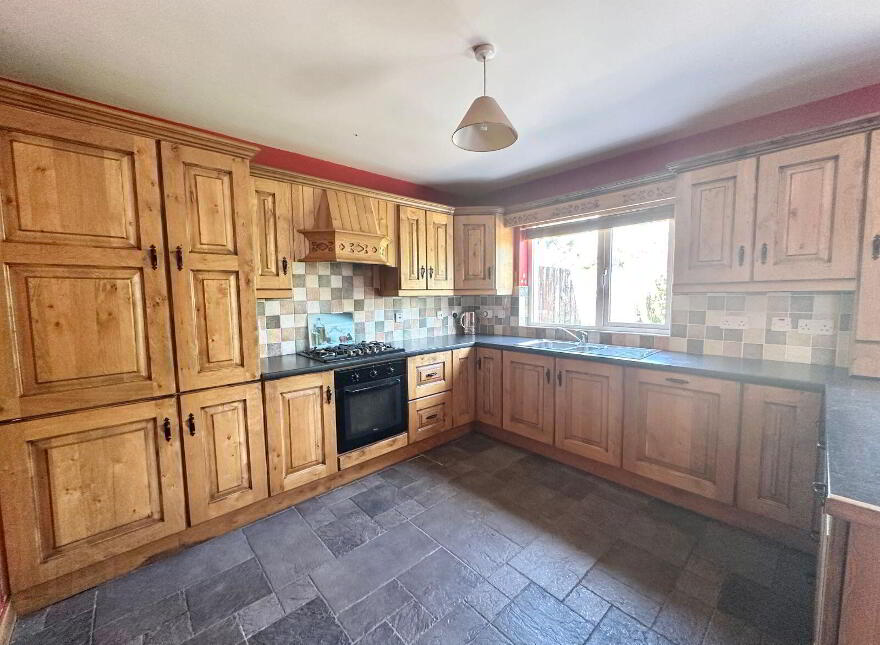 11 Ard Chluain, Roslea Road, Clones, H23X054