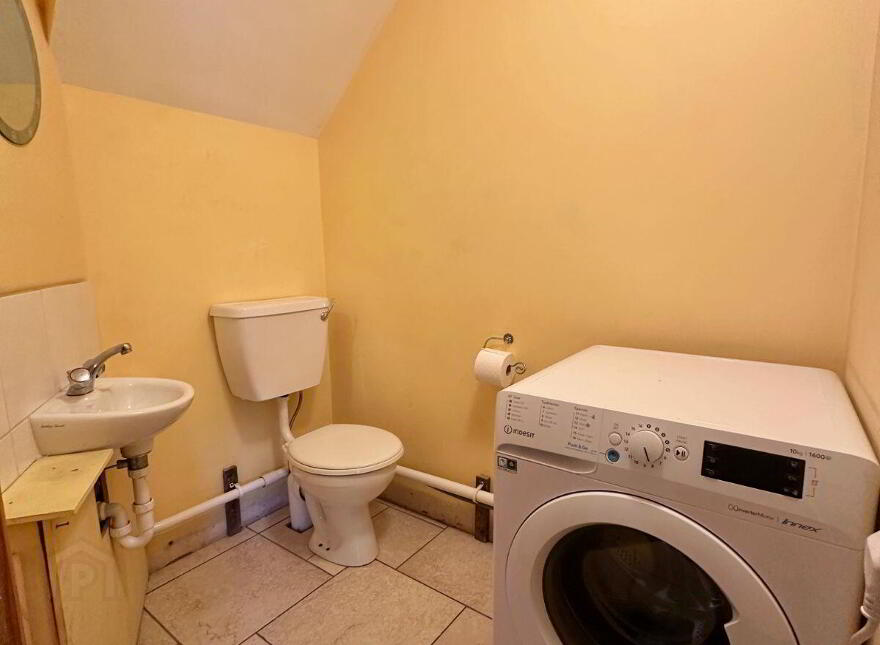 11 Ard Chluain, Roslea Road, Clones, H23X054