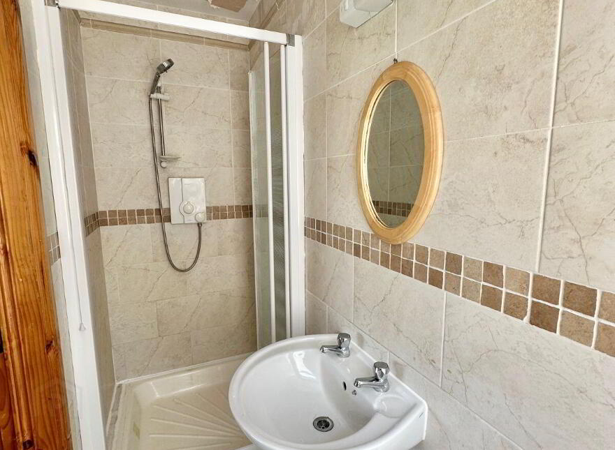 11 Ard Chluain, Roslea Road, Clones, H23X054