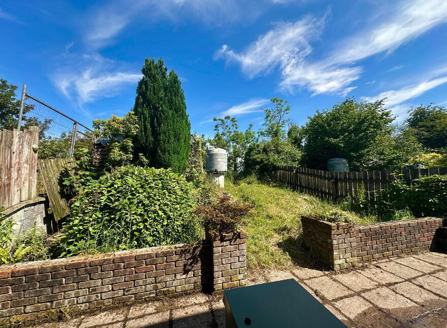 11 Ard Chluain, Roslea Road, Clones, H23X054