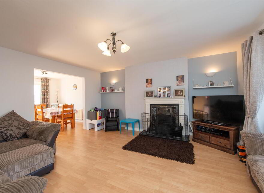 15 Ardfern Avenue, Downpatrick, BT30 6TR