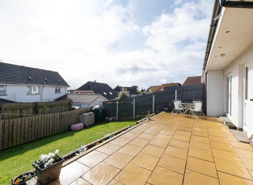 15 Ardfern Avenue, Downpatrick, BT30 6TR