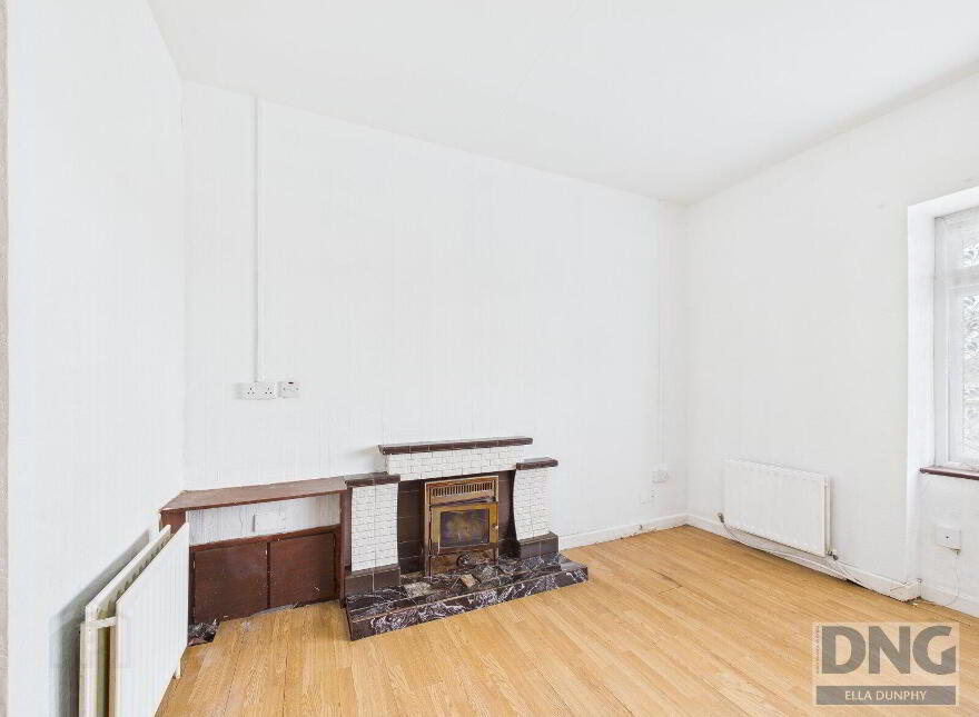 Delaney's Garage, Lower Crutt, Clogh, R95DRR4
