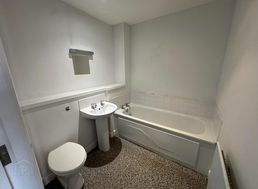 706 College Court Central, 56 King Street, Belfast, BT1 6BZ