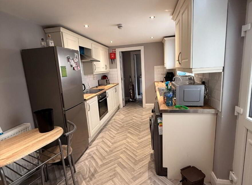 STUDENT ACCOMMODATION, 31 Aberfoyle Terrace, Derry/Londonderry, BT48 7NP