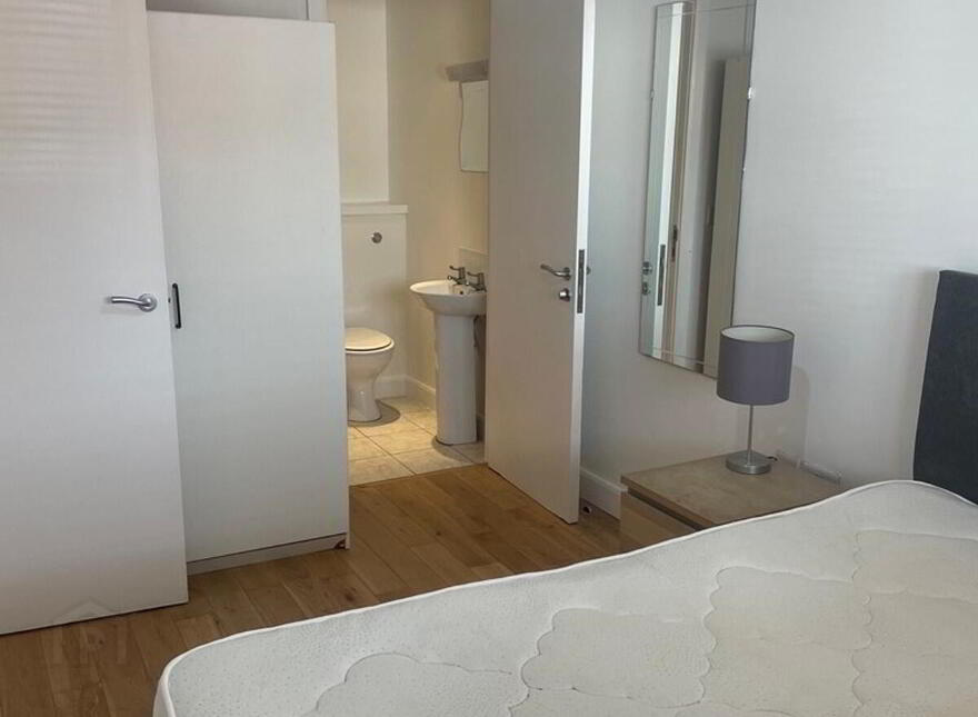 805 College Court Central, 56 King Street, Belfast, BT1 6BZ