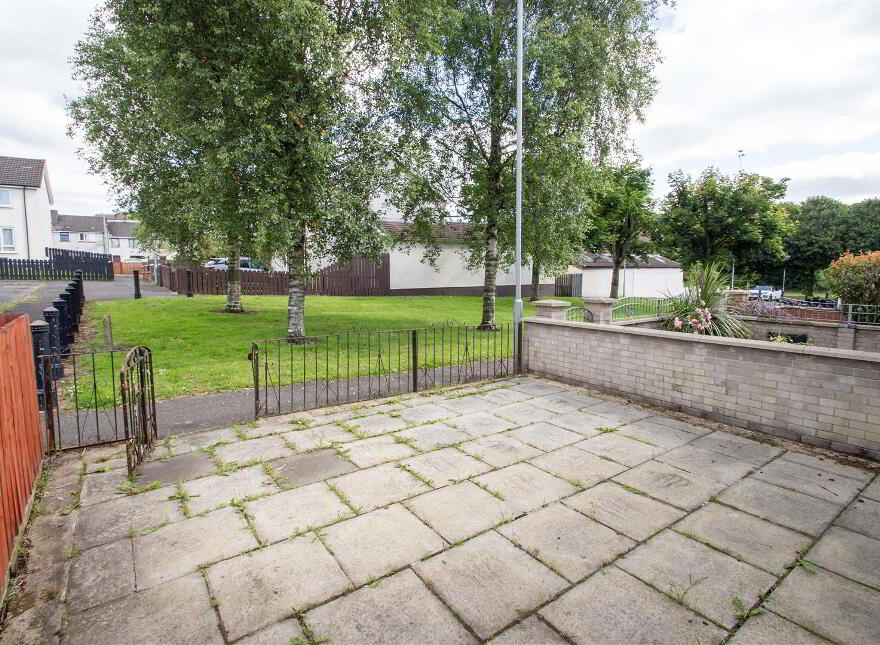 30 Broom Park, Twinbrook, Belfast, BT17 0DL
