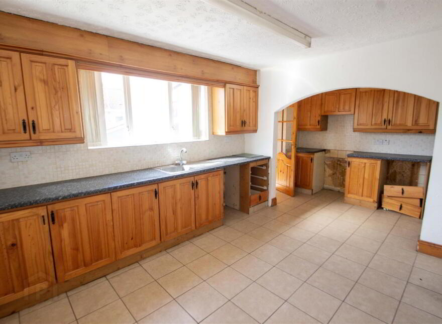 30 Broom Park, Twinbrook, Belfast, BT17 0DL