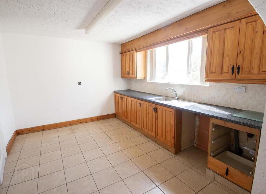30 Broom Park, Twinbrook, Belfast, BT17 0DL