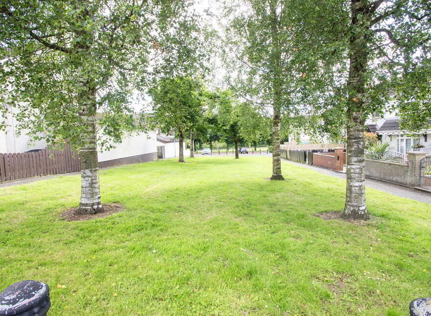 30 Broom Park, Twinbrook, Belfast, BT17 0DL