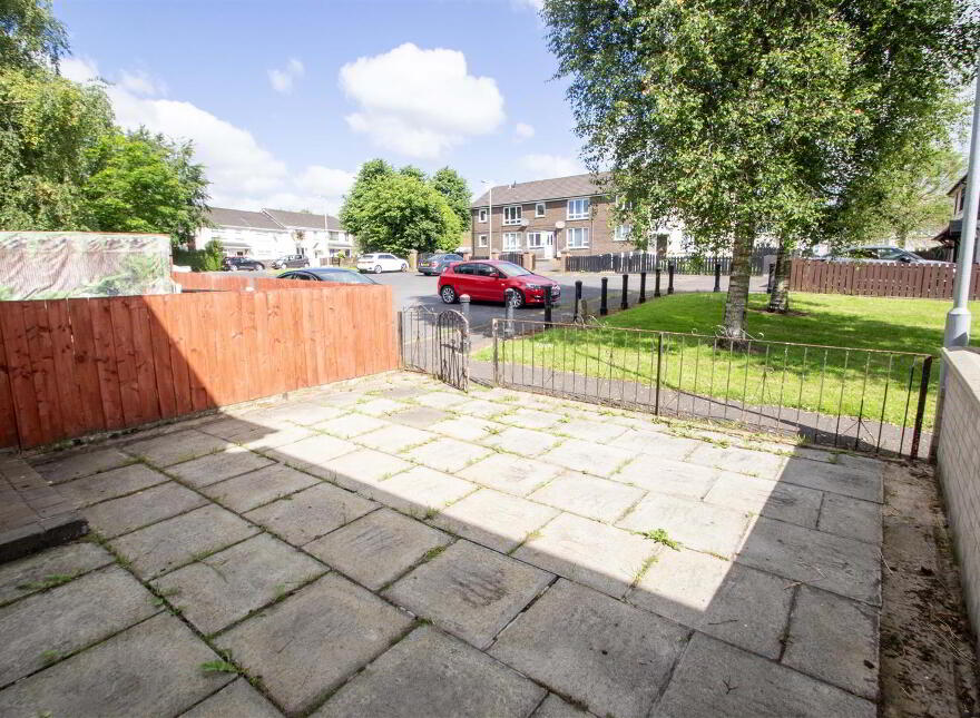 30 Broom Park, Twinbrook, Belfast, BT17 0DL