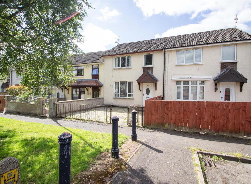 30 Broom Park, Twinbrook, Belfast, BT17 0DL