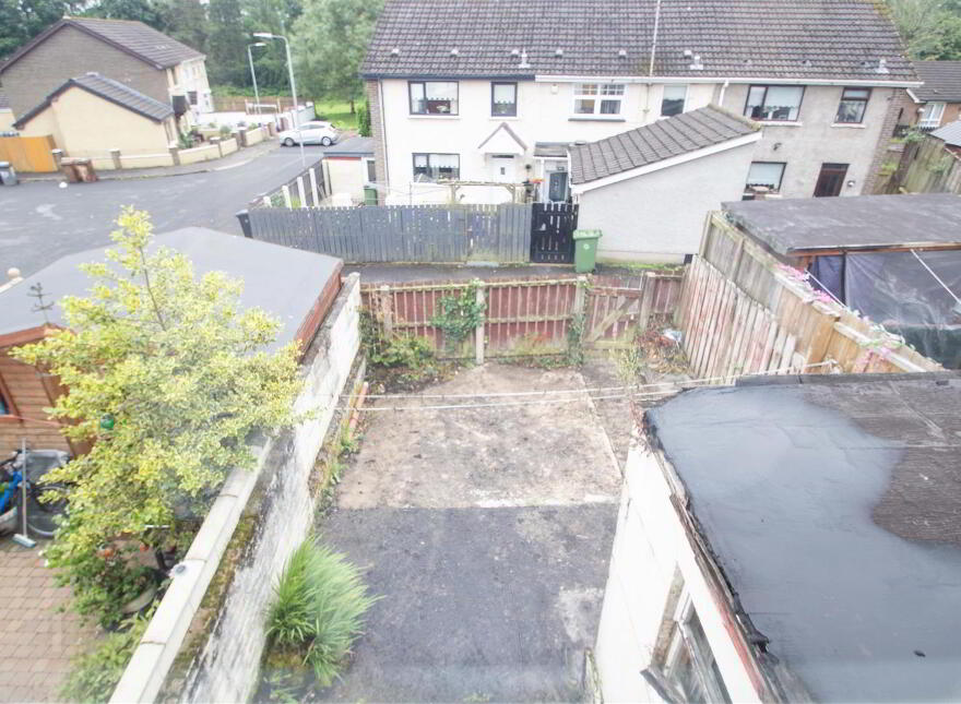 30 Broom Park, Twinbrook, Belfast, BT17 0DL