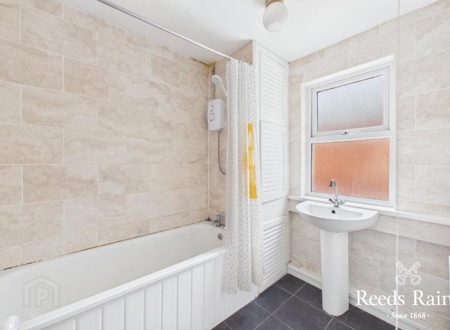 23 Deramore Avenue, Belfast, BT7 3ER
