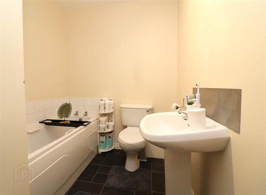 5 Station Court, Stoneyford, Lisburn, BT28 3TJ