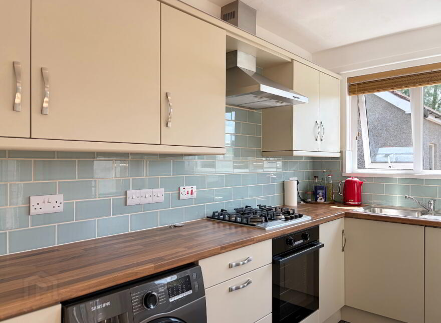 18 Deramore Drive, Ballymena, BT43 7EF