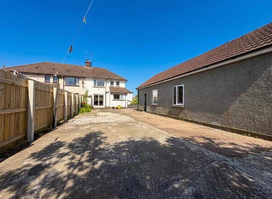 18 Deramore Drive, Ballymena, BT43 7EF
