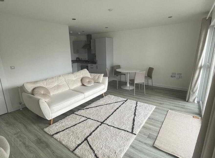 Apt 4 Sandford Building, 25 Bridge End, Belfast, BT5 4AW