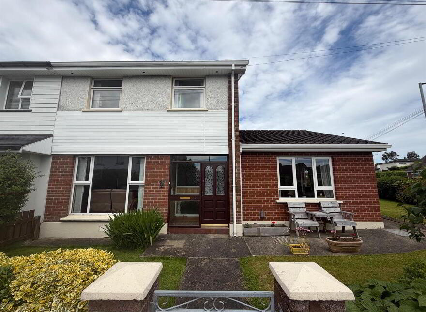 2 Malone Park, Waterside, L'Derry, BT47 5PE