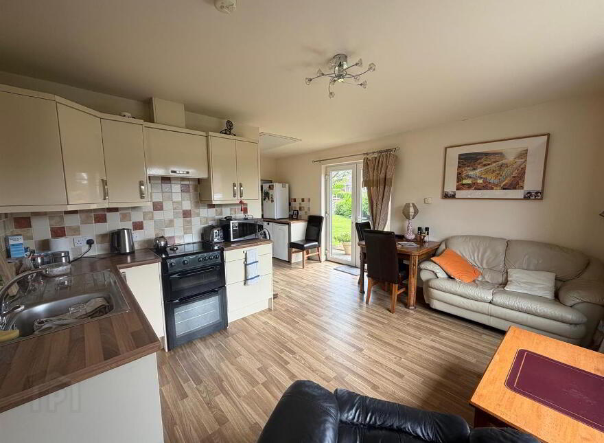2 Malone Park, Waterside, L'Derry, BT47 5PE