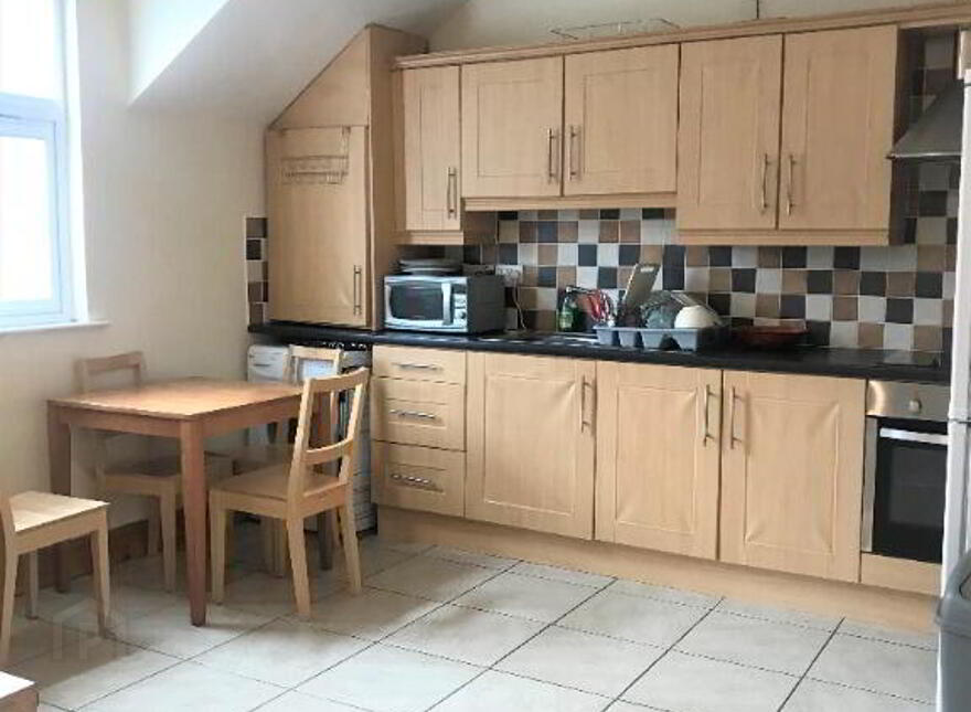 Apt 3, 40 University Avenue, Belfast, BT7 1GY