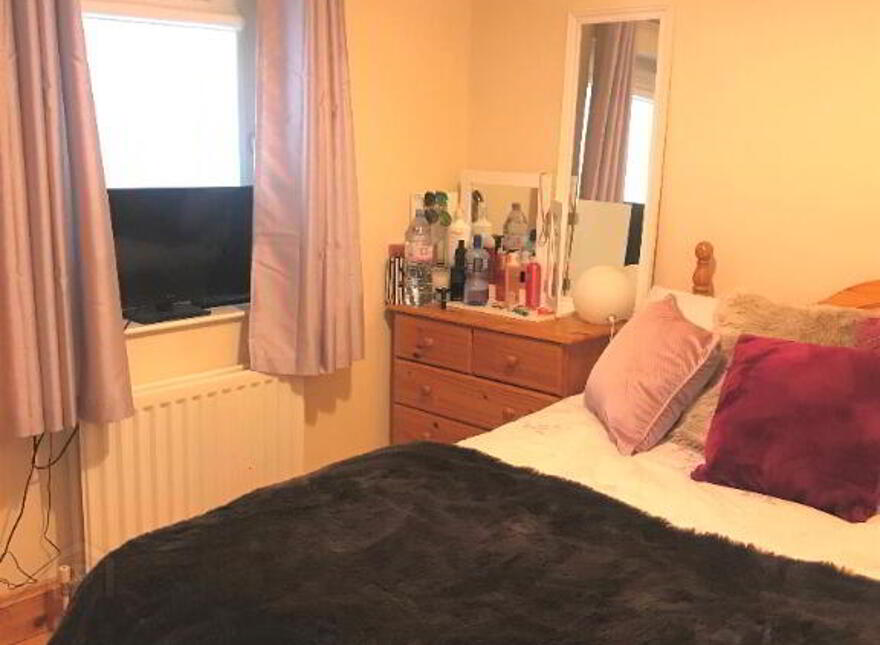 Apt 3, 40 University Avenue, Belfast, BT7 1GY