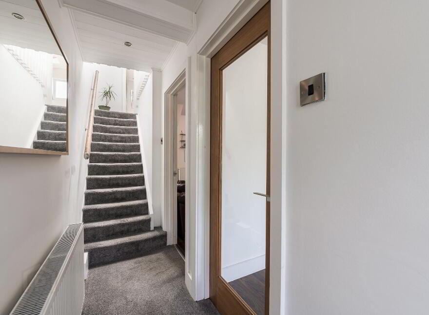83 Moira Road, Lisburn, BT28 1RH