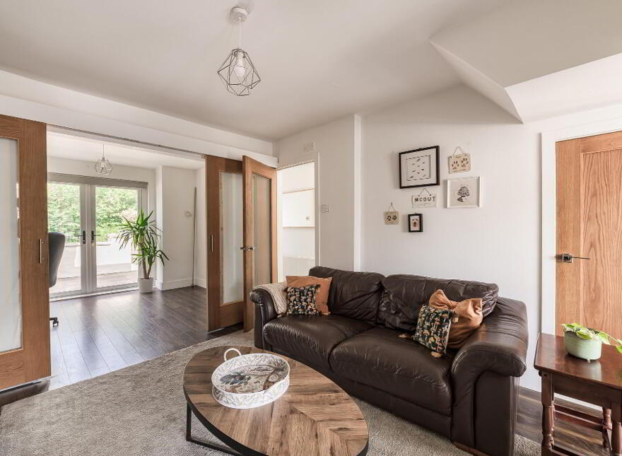 83 Moira Road, Lisburn, BT28 1RH
