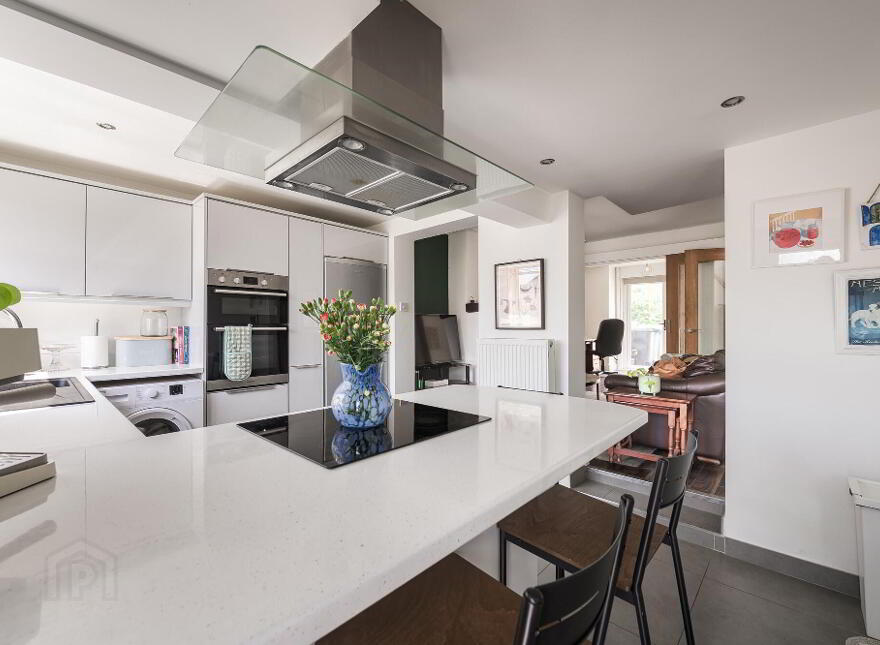 83 Moira Road, Lisburn, BT28 1RH
