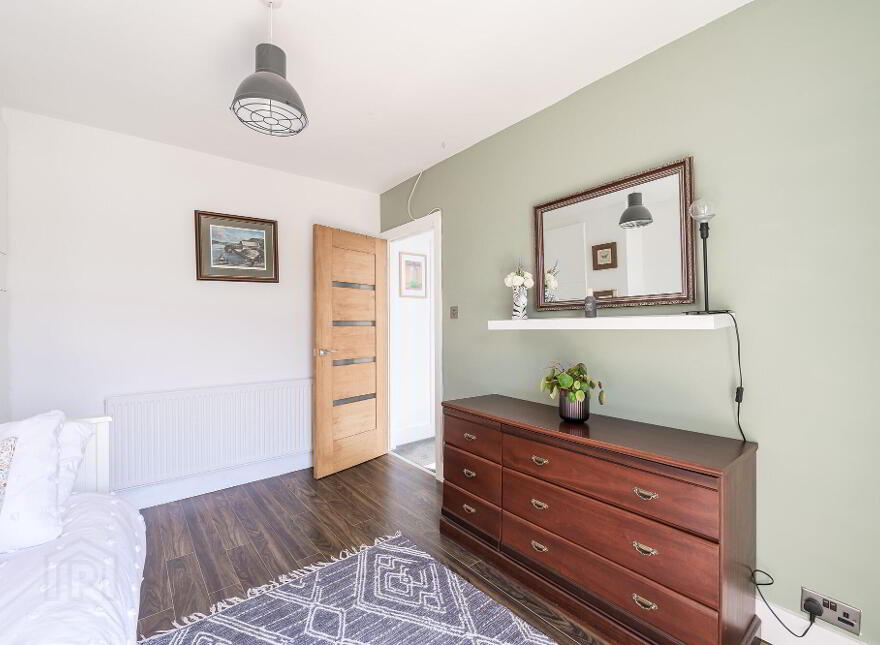 83 Moira Road, Lisburn, BT28 1RH