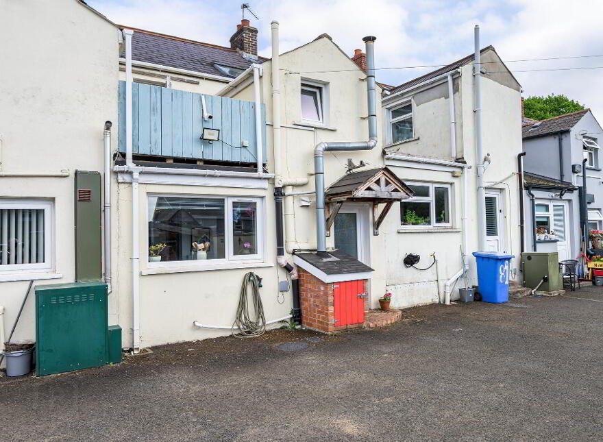 83 Moira Road, Lisburn, BT28 1RH