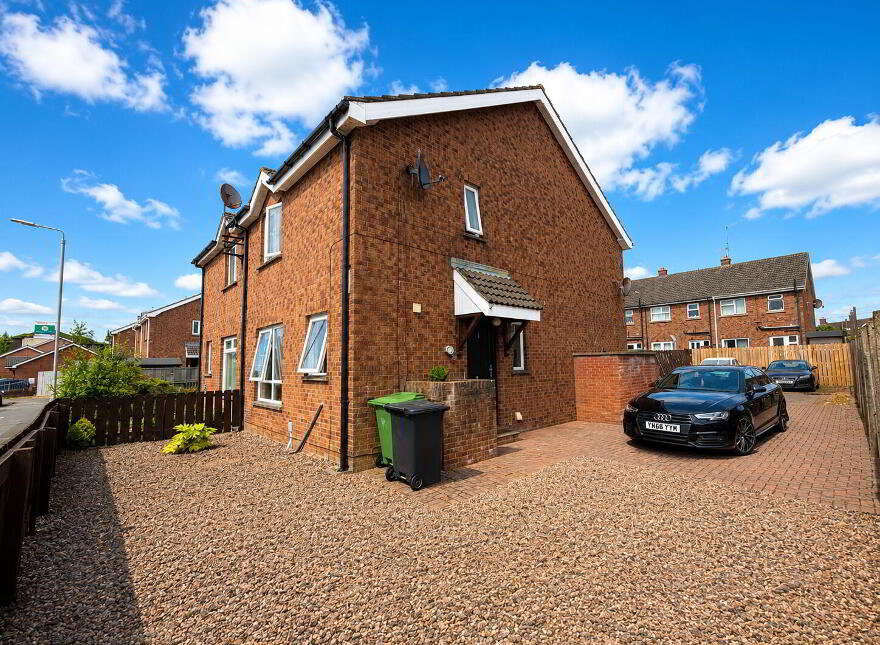 3 Warren Grove, Lisburn, BT28 1JG
