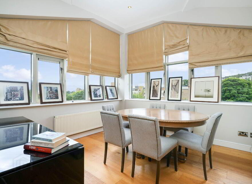 94 Cluain Shee, Aiken`s Village, Sandyford, Dublin, D18X628