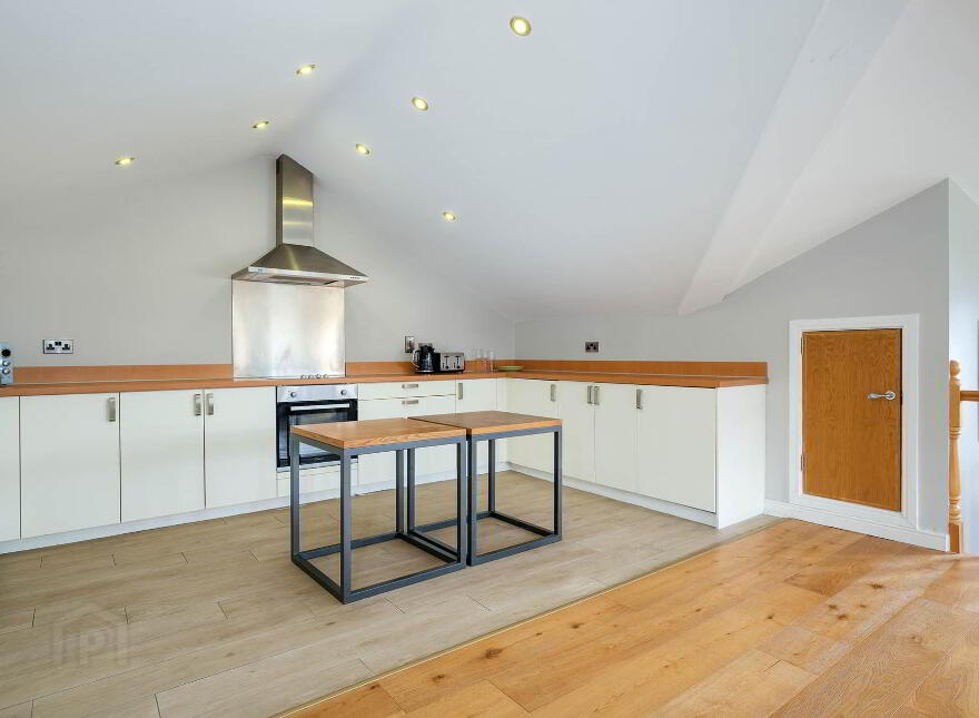 94 Cluain Shee, Aiken`s Village, Sandyford, Dublin, D18X628