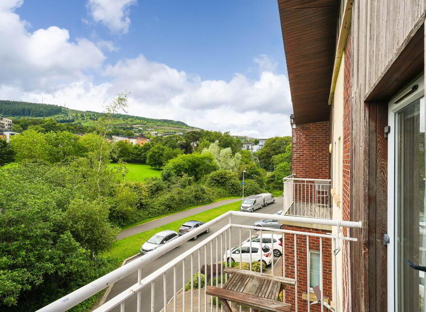 94 Cluain Shee, Aiken`s Village, Sandyford, Dublin, D18X628